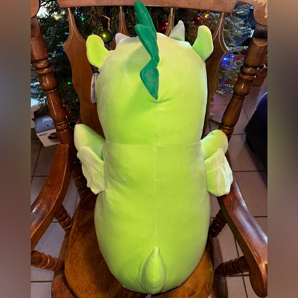 Desmund the Dragon 2023 Valentine's Day 26" Hugmee Squishmallow - Picture 5 of 6